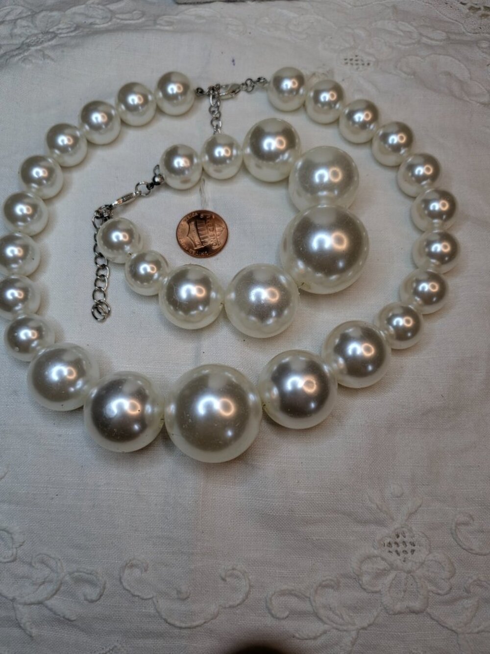 Vintage Chunky Oversized Faux Pearl Necklace & Bracelet Set - Picture 3 of 6